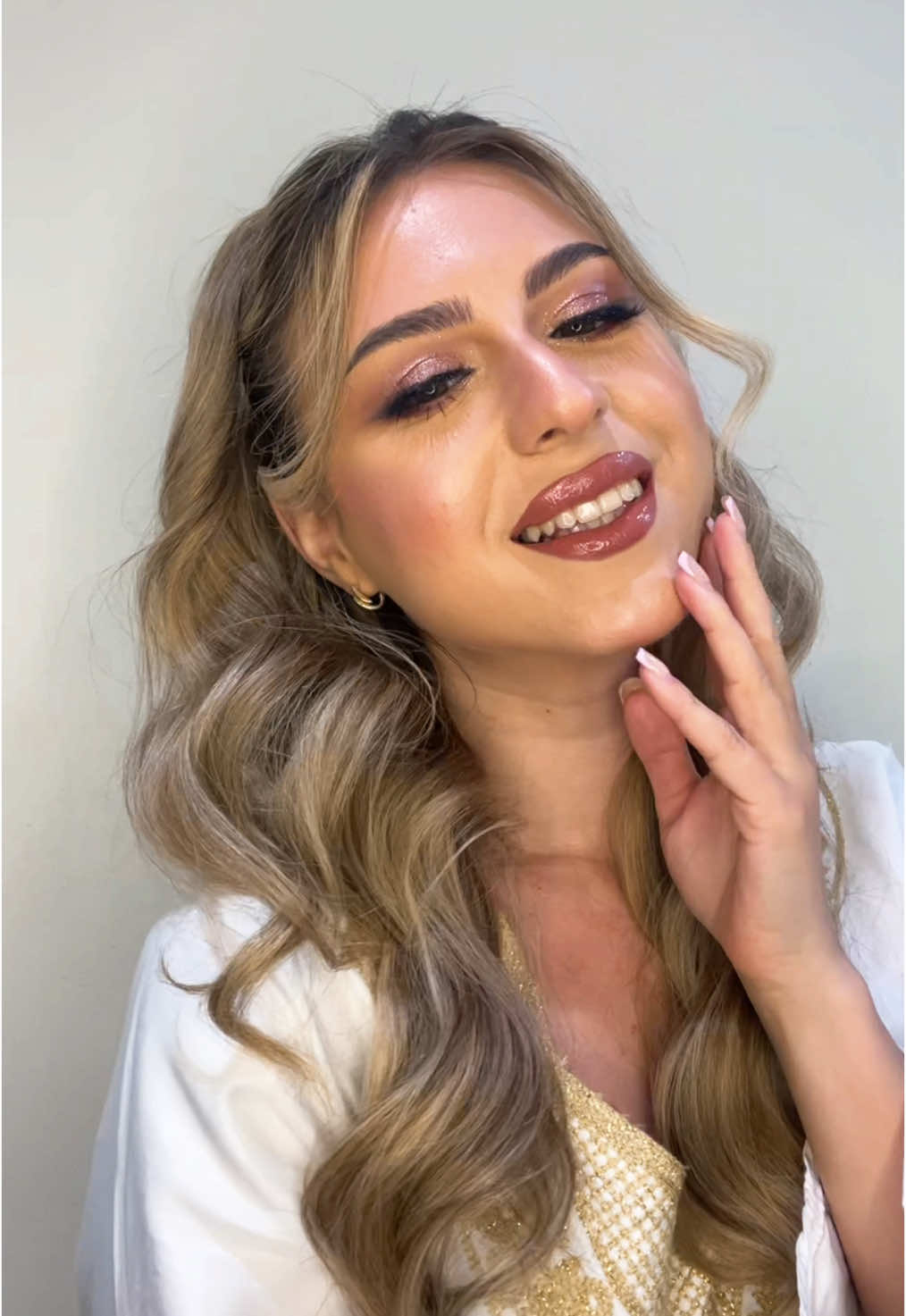 The transformation of your dreams ✨ Hair by Kadiga Make up by Asal  #makeup #hair #dubaisalon #alkhawaneej #fyp #salonviral 