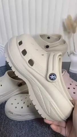 Derta Sandal Baim Wanita Korea Sendal Fuji Sandal Kodok Wanita Wedges Classic Crush Clog Wanita Tinggi 7 cm Perempuan Jibbitz Anti Air Dan Anti Slip Bahan Karet Tali Size 35-40 Cewek #sandalwanita #sendalwedges #sendalwanitakekinian #rekomendasi #fyppdongggggg 