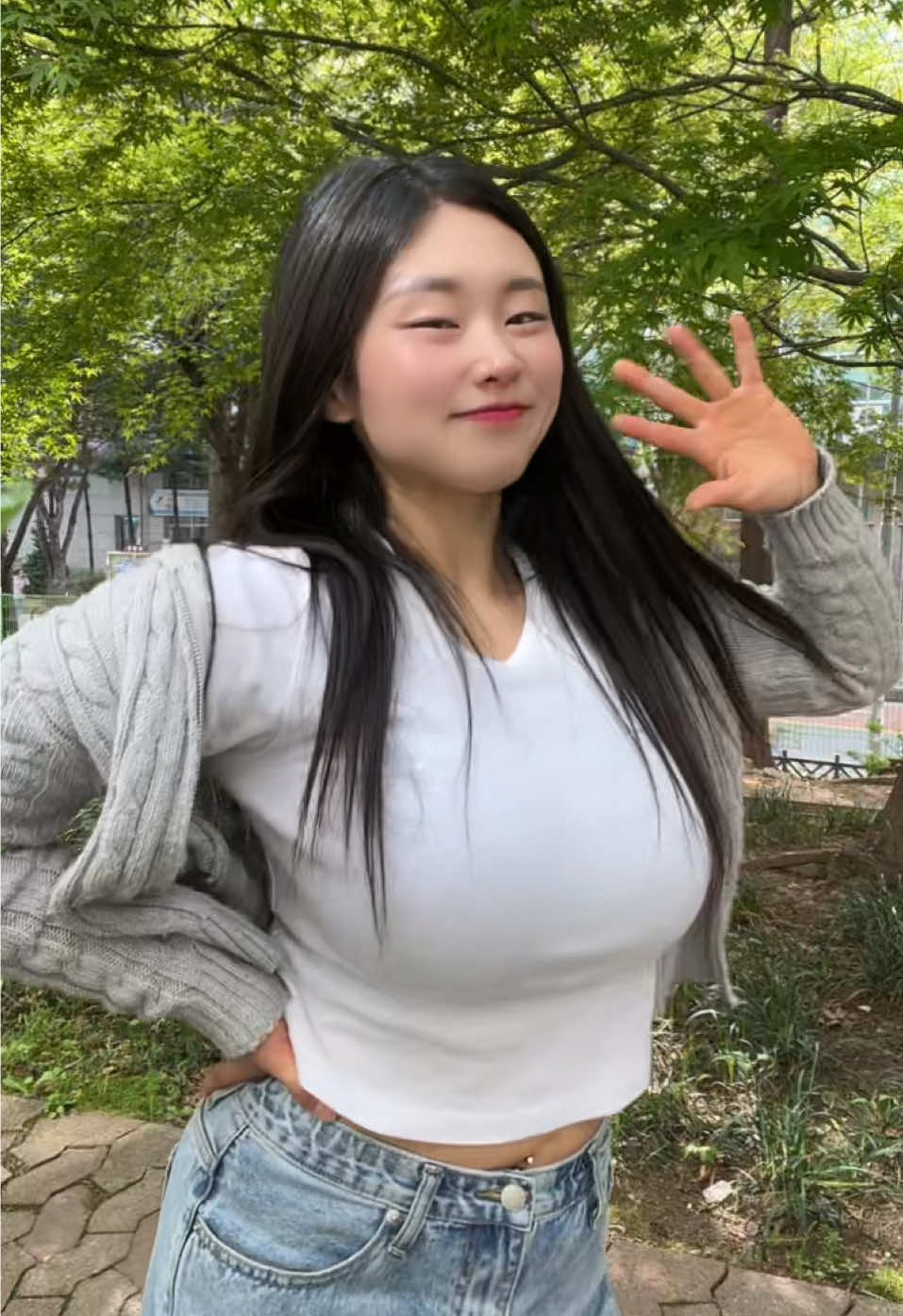 봄 그리고 모닝🌸 매일 저녁 김모닝 LIVE ON❤️ 많이 놀러오세요오🤗 모닝빵 팀 구합니다☀️☺️🙌🏻 ⏰방송시간은 스토리 확인하기👀 #TikTokLIVE #봄그리고너 #dancechallenge #댄스챌린지 #챌린지 #challenge #김모닝  #fyp #추천 
