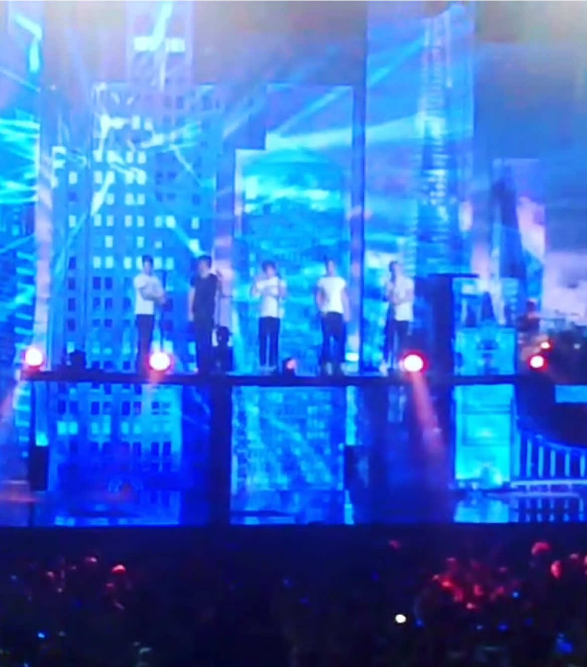 oh to be able to scream this one more time with them 🥹 #onedirection #moments #takemehometour 