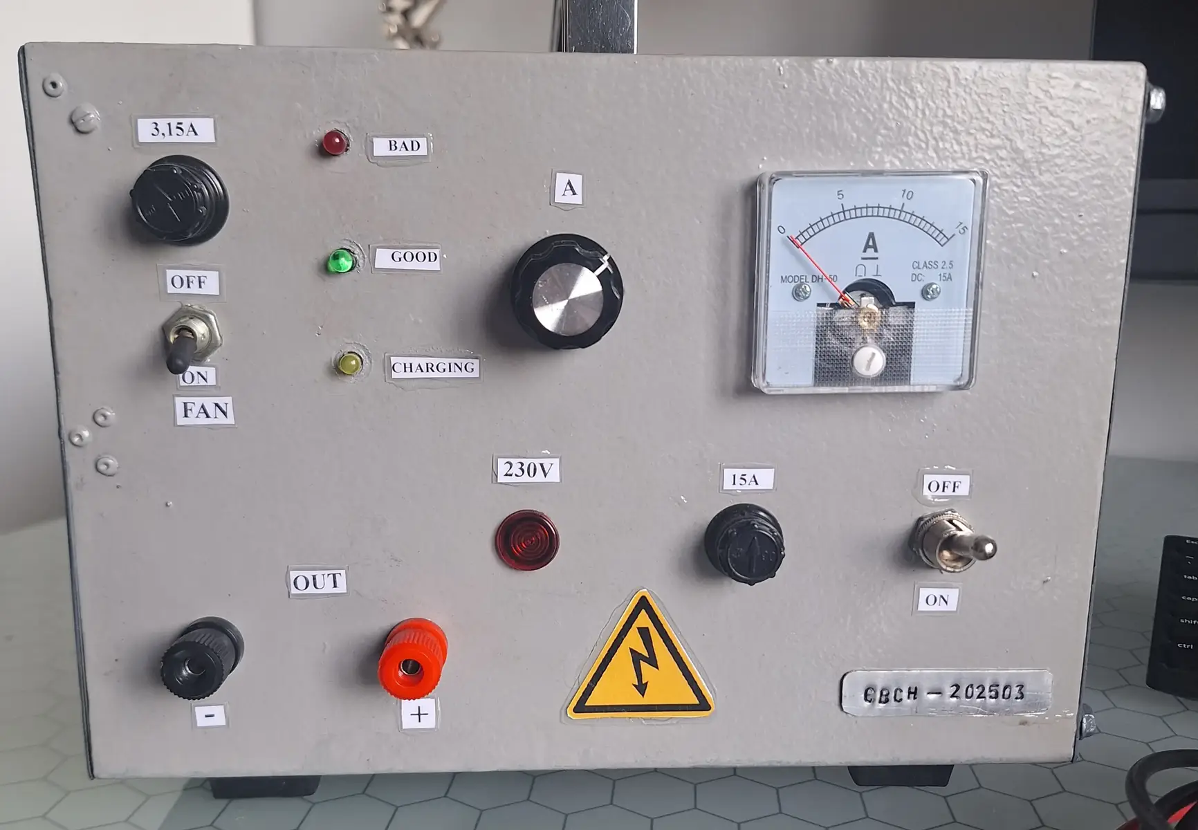 Homemade car battery charger ~15A with thyristor #circuit #car #battery #charger #pcb #electronic #capacitor #transistor #electronics #thyristor 