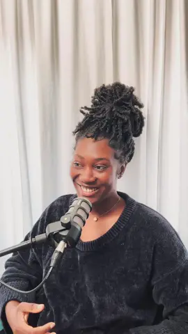 S4 Ep91: I want to love you, but no pressure 💛✨  Order a poem for yourself or your lover on my store, link in my bio x  #poetry #poets #ukpoets #iloveyou #poeticsparkles #nopressure #fypviralシ 