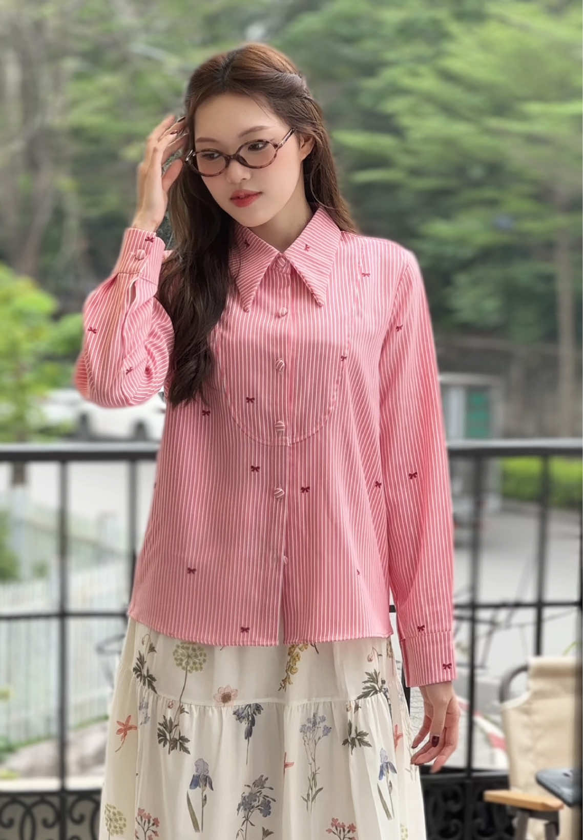 E tựa nhành hoa hồng không guy #phoidoxinh #xuhuong #fyp #thoitrangum #reviewlamdep 