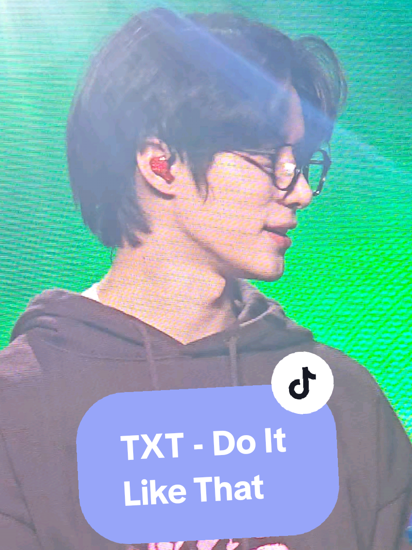 [250325] Tomorrow x Together - Do It Like That 🩵 (live in London) #투모로우바이투게더 #TomorrowxTogether #tubatu #TOMORROW_X_TOGETHER #TXT#ACT_PROMISE_EP2 #TXT_TOUR_ACTPROMISE_EP2 #kpop #kpopconcert @TOMORROW X TOGETHER 