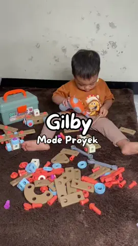 Mainan edukatif 147pcs ini bukan sekadar hiburan tapi investasi untuk masa depan anak! Latih motorik halus, logika, dan kreativitas sejak dini lewat simulasi membangun & membongkar. Sudah listrik, lengkap dengan toolbox, cocok untuk anak usia aktif & penasaran! MainanAnakLaki #mainanedukasianak #mainanedukasi #toolboxmainan #diyanak #mainankreatif #bormainan 