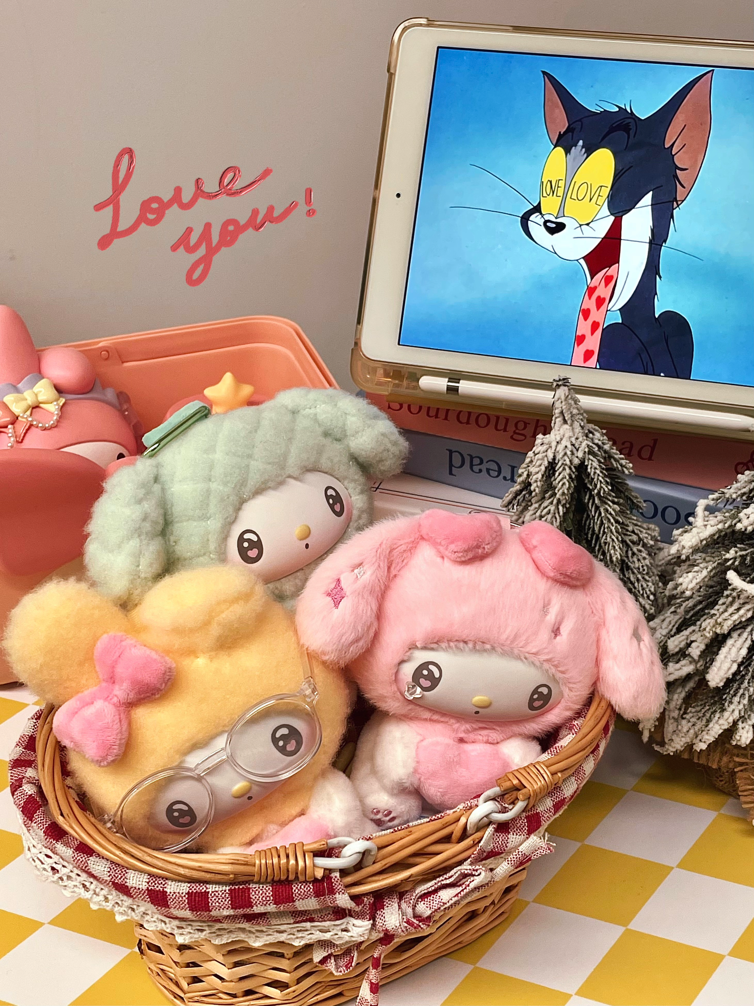 My Melody — even Tom can't resist!!🎀 Drop a 