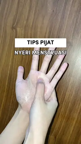 Setiap menstruasi perut kamu nyeri? Kalian bisa lakukan 2-3 menit di kedua tangan kalian. Pijat ini bisa mengurangi nyeri pada perut kamu saat menstruasi!🤢 Follow for tips!🤩 #alorabeauty #TipsPijatAlora #aloratips #salondanspa #pijat #refleksi 