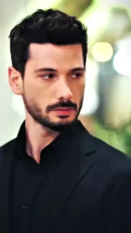 смотрит как любимый жениться на другой 💔 #fyp #recommendations #рекомендации #hudutsuzsevda #halilibrahim #безграничнаялюбовь #denizcanaktaş #zeynepleto 