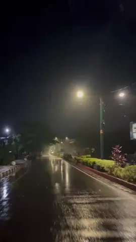 Udayana Hujan dan Ketenangan. #lombok #mataram #udayana 