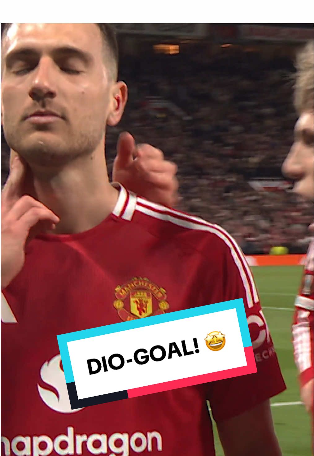 A stunning goal from Dalot! 🤌🔥 #MUFC #ManUtd #DiogoDalot #OldTrafford #EuropaLegue 