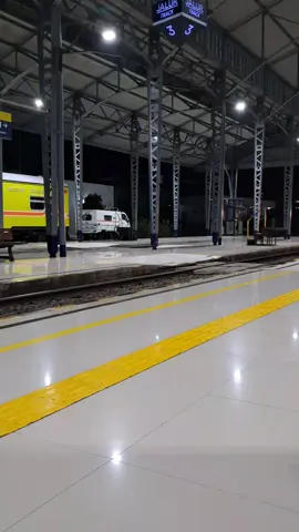 #railway #penikmatjalanan #keretaapikita #keretaapiindonesia #keretaapi 