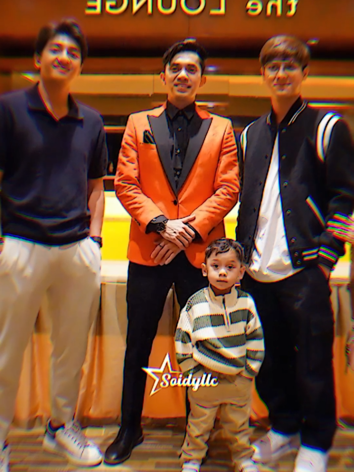 ketua genk sudah melupakan mpeng nya😎 #leslar #muhammadlevianalfatihbillar #leshiativanabillar #abangL #rizkybillar #lestykejora #leslarlovers #xyzbca #fyp #foryou #fypシ 