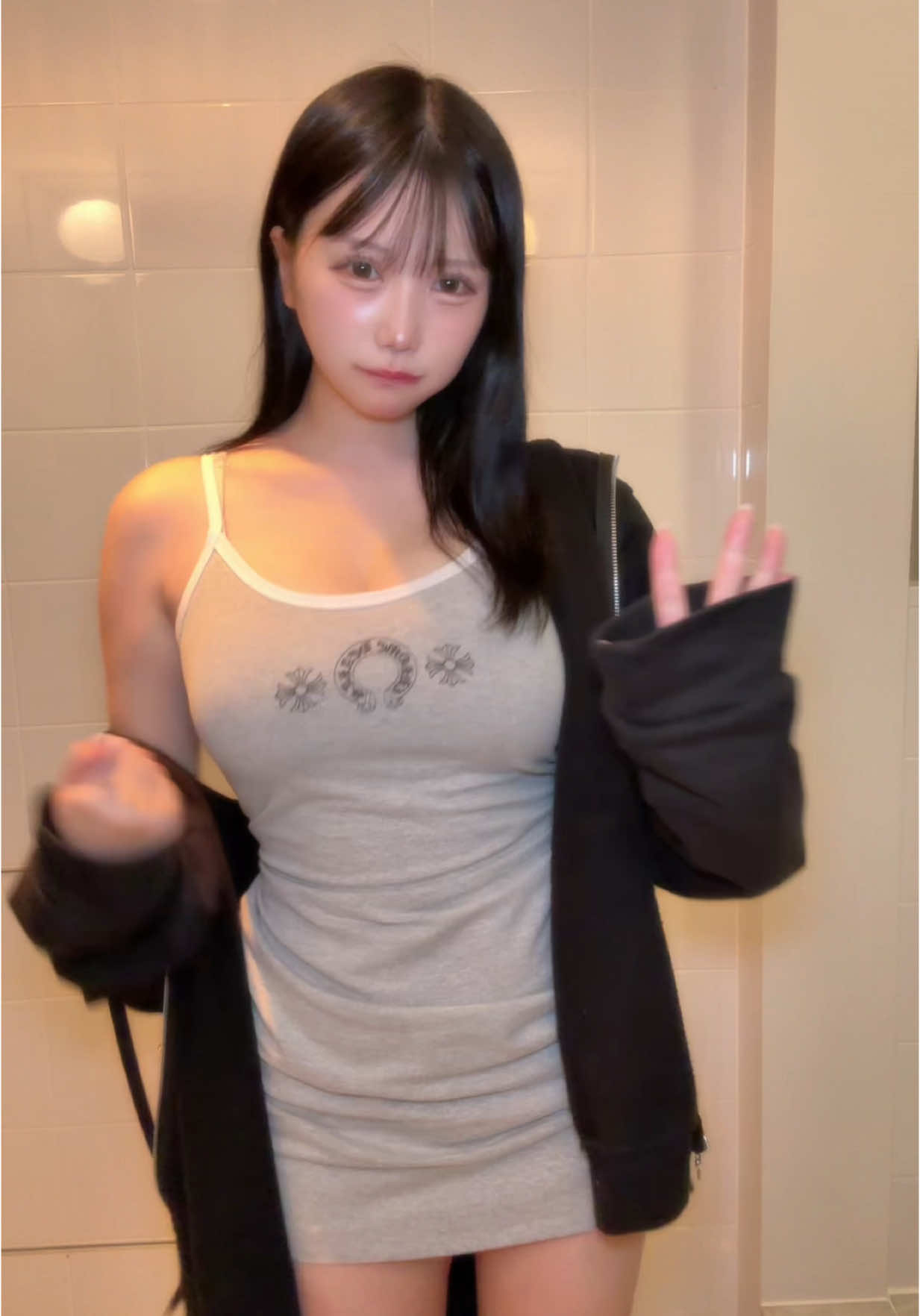 最近は夜中にコンビニ行く時、何も着けずに行ってます…