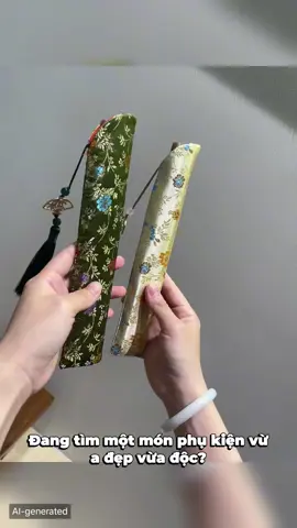 #MUYIYANG chính là lựa chọn cho bạn. Được làm từ tre và lụa cao cấp, #quạt này không chỉ bền mà còn rất sang trọng.#fyp #foryou #tiktokvideo #flowme 