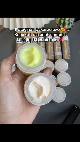 Rela borong dan nyetokkkk banyak untukkkk menjaga agar wajahh akuu tetap glowing shining shining shimering 😚😘 #fypage #zeluxeskincare 