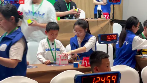 [120FPS] 3.05 Rubik’s Cube 3x3 World Record WR Single Xuanyi Geng🇨🇳 | ZB Method Method: ZB (unintentional ZZ)  Cube: GAN 15 NewBlack  Comp: 2025-4-13 15:16 Shenyang Spring 2025, R2#3