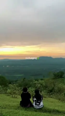 Secandu itu Tektok Bukit Pelaihari ✨ 📍Bukit Gelatik, Pelaihari  #wisatakalsel #bukitgelatikpelaihari #fyp #bukitgelatik #explorekalsel #pelaihari #fypシ゚ #ceritapendaki #trending #viral #pendakicantik #fyppppppppppppppppppppppp 