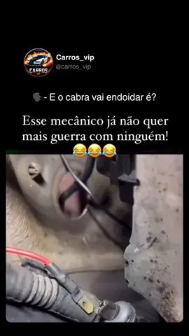 esse mecânico não quer guerra com ninguém  #carros #mecanico #car 