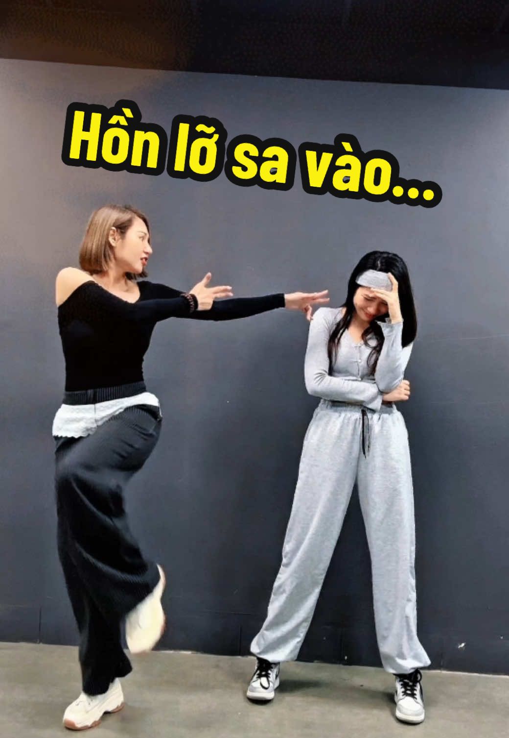 Đang căng thì đứt dây đàn... 🫤 @Nga Mona #xuhuong #honlosavaodoimatem #nhaytiktok #trendnhay #trendnhaymoinhat #nhaytrend 