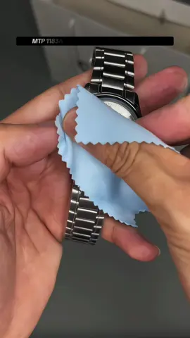 Màu trắng thanh lịch đẹp quá anh em ạ. Size 36 dễ đeo dễ phối. Cổ tay nhỏ đeo Ok luôn. Giá lại mềm chỉ 9xx thôi #donghonam #donghodeotay #donghochinhhang #casio #mtp1183a 