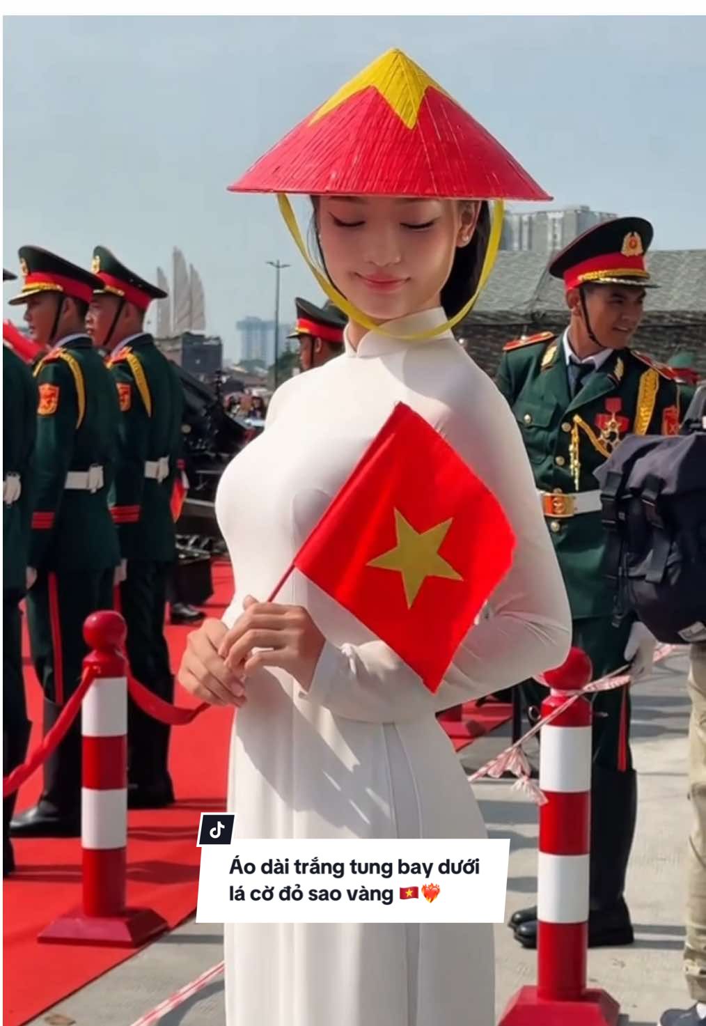 Tà áo dài trắng tung bay dưới cờ đỏ sao vàng 🇻🇳! #aodai #Maudodavang #giaiphongmienNam #dieubinh #aodaitruyenthong #le30thang4 #xuhuong #thinhhanh 