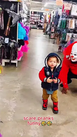 #scarepranks #scarecam #foryou #funnyprankvideos #vacation #fypシ #viralvideo #prank 