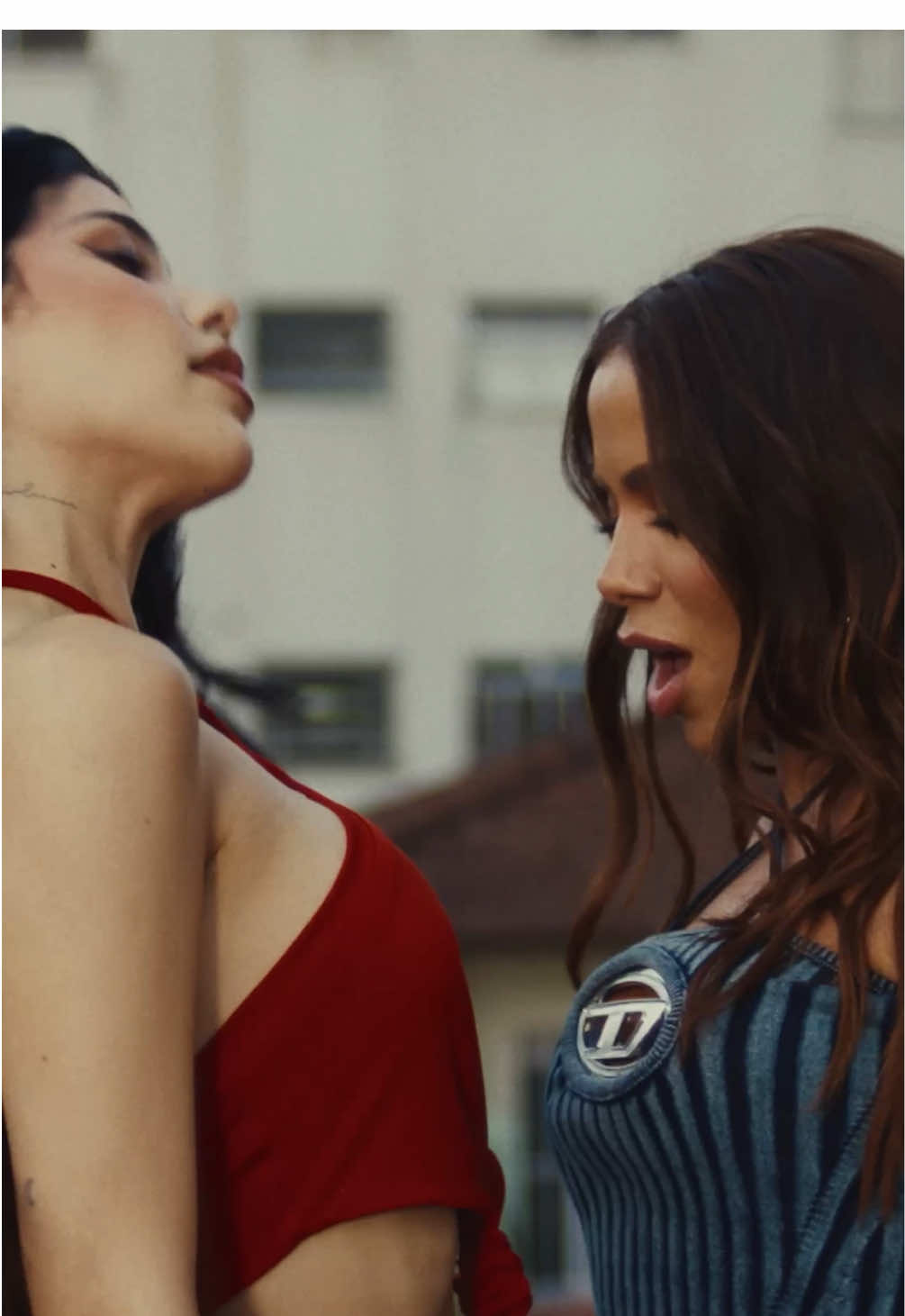 En 4 🔥🤤 @KeniaOs  #Anitta #keniaos 