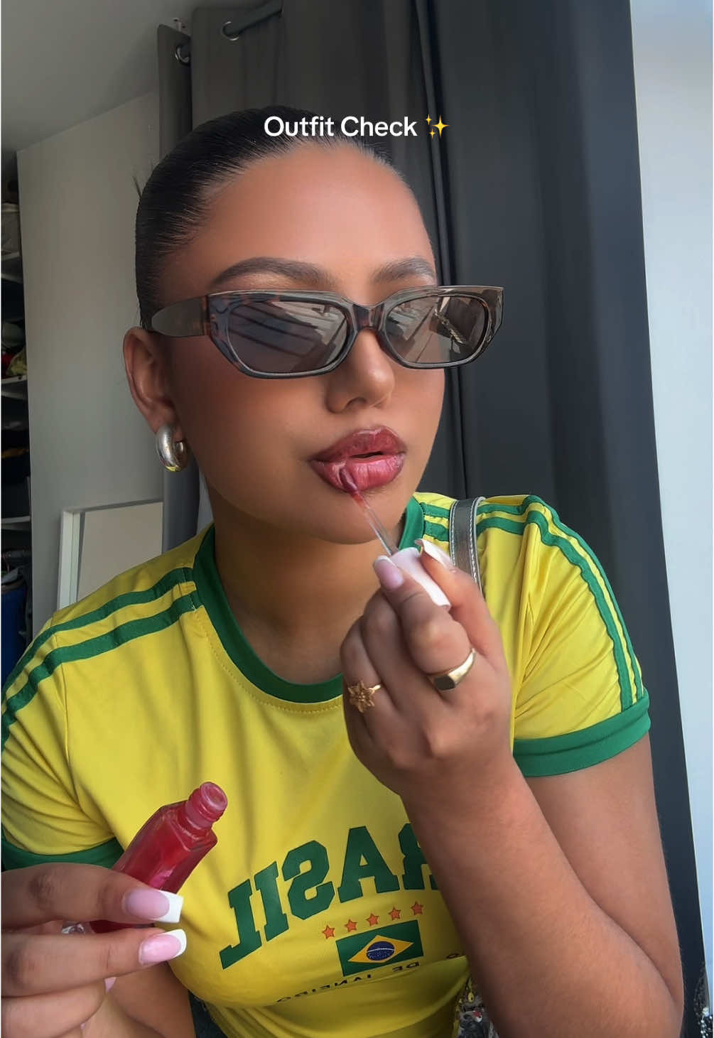 Un rayon de soleil et je sors mon t-shirt Brésil ✨🇧🇷 #outfit#outfitideas#outfitcheck#summervibes#springoutfit#OOTD#fyp 