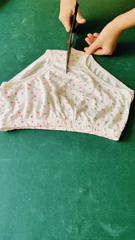 Turn your old pair of trousers into a tank top with just one simple cut! #LifeHacks #SewingDaily #Upcycling #LoveHandmadeLoveLife #UpcyclingOldClothes