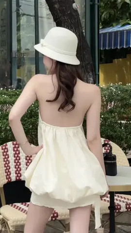 Đầm cổ yếm vải trơn phồng bí xoè ✨