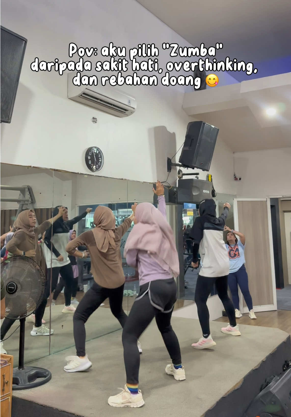 Zumba dulu baru rebahan gitu ga sih?  🔁😆😂 📍Zumba Class Zin Aim #fyp #quotes #quotesoftheday #outfitideas #outfitinspiration #olahraga #zumba #quotestory #zumbalover 