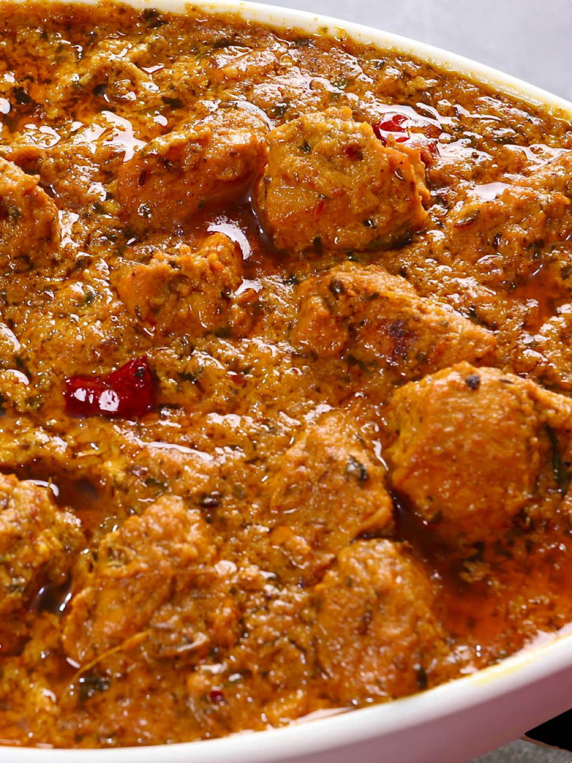 Chicken Tikka Masala Recipe by sadia uzair’s kitchen  #sadiauzairskitchen #chickentikkamasala #chickengravy #chickenbhuna #chickensalanrecipe 