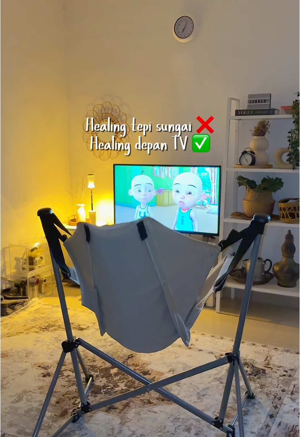 Salah satu benda tak menyesal beli. Syahdu ye rasa nya berhayun dalam tu. Anak, mak, bapak semua boleh naik 🫠  #rockingchair #kerusigoyang #swingchair #kerusihealing 