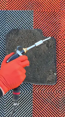 Nettoyage d’un tapis d’une voiture de plage rempli de sable satisfaisant et relaxant  Cleaning a beach car mat filled with sand is satisfying and relaxing #CleanTok #cleaning #satisfying #clean #satisfyingvideo #detailing #amsr 