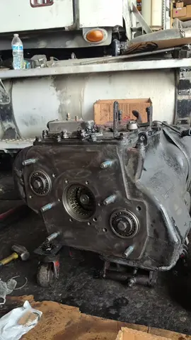 transmission input shaft replaced, #mechanic #mecanico #mecanica #mecanicadiesel #diesel #camion #truck #motor #paratupagina #fouryou #viralvideo #tiktokviral #fyp 