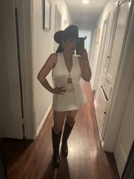 🤍🤎OOTD for Julion Alvarez 🤠#julionalvarez #OOTD #sofistadium #4218tour #4218julionalavarezusa #western #cowgirl #julion #outfitinspo #westernfashion #westernoutfits 