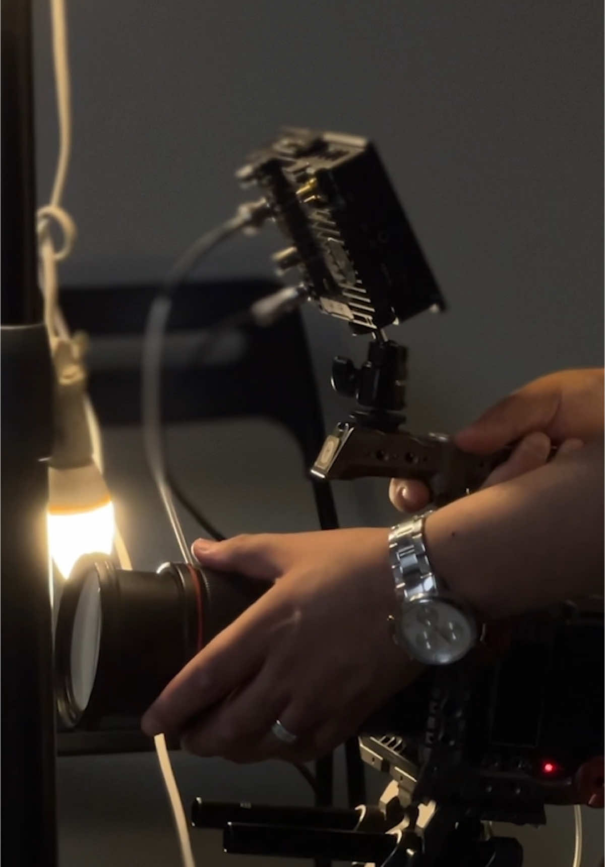 كواليس عمل بكاميرا Red السينمائية ##مصور #تصوير #اعلان #سينما #مصورين #tiktok 
