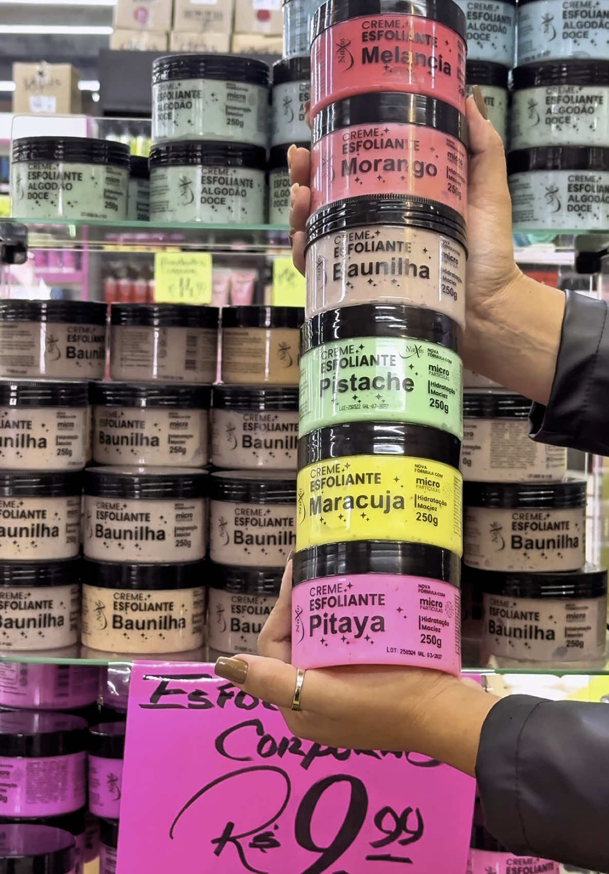 Aqui é onde os lojistas vêm pra lucrar de verdade – e você também pode aproveitar, mesmo de longe! Enviamos pra todo o Brasil a partir de R$150! Quer revender? Quer economizar? Então vem pro paraíso dos cosméticos no Brás! Chama no WhatsApp e faz seu pedido agora! (11) 94067-7775 Marque alguém que PRECISA conhecer esse lugar! #CosméticosBrás #OutletDeBeleza #AtacadoCosméticos #BrásSP #RevendaDeSucesso #BelezaComLucro