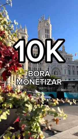 Brasília: A Capital que Encanta no Coração do Brasil! 🇧🇷   Brasília é uma cidade que parece ter saído de um sonho moderno! Planejada com maestria, ela mistura arquitetura arrojada, natureza preservada e muita história. De monumentos icônicos a parques incríveis, cada canto de Bsb revela uma nova perspectiva.   Seja no céu avermelhado do fim de tarde ou no brilho do Eixo Monumental, Brasília é o destino perfeito para quem ama arte, política, cultura e aquele clima de cidade grande com alma tranquila!   🎥 Agora, conheça a Esplanada dos Ministérios! 🏛 Um cartão-postal impressionante, com construções simétricas e uma vista panorâmica de tirar o fôlego. Um passeio obrigatório pra quem visita a capital! #boramonetizar  #monetizacao  #10k #moneytok #bali #viagemdossonhos  #explorandoomundo  #dicasdeviagem  #destinosincríveis  #travelgoals #paraisonaterra #fériasdossonhos #tiktoktravel