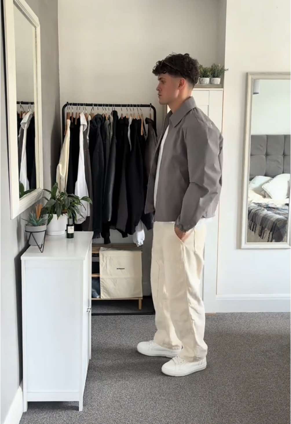 Easy outfit for the Spring 🌿 #outfitidea #outfitinspo #mensfashiontrends #OOTD #fyp #grwm #grey #beige #jackets #fragrance #ortoparisi #clothing #shoes #trousers #carpentertrousers #spring #mensfashion #fashiontiktok #fashion