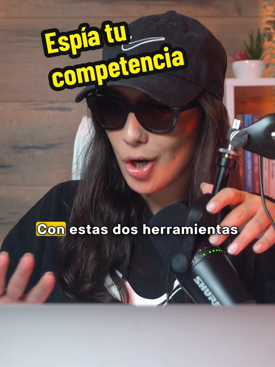 ¿Por qué es importante estudiar la competencia?  Porque te ayuda a 👇🏻 ✔ Ajustar tu estrategia para destacar en tu nicho   ✔ Conocer mejor a tu audiencia y sus necesidades   ✔ Saber el RPM  👉🏻 Con estas herramientas, podrás descubrir datos clave que transformarán tu enfoque y mejorar tu canal 🚀 En este video te comparto dos increíbles aplicaciones que te permiten analizar a tu competencia, en mi canal de YouTube he subido un tutorial completo donde te explico cómo utilizar estas aplicaciones paso a paso.  ¡No te lo pierdas!  😉 📌 Si te gustaría conocer más herramientas para crecer en YouTube, sígueme ‼️ #marifuentes #youtube #automatizaciondeyoutube #canaldeyoutube 