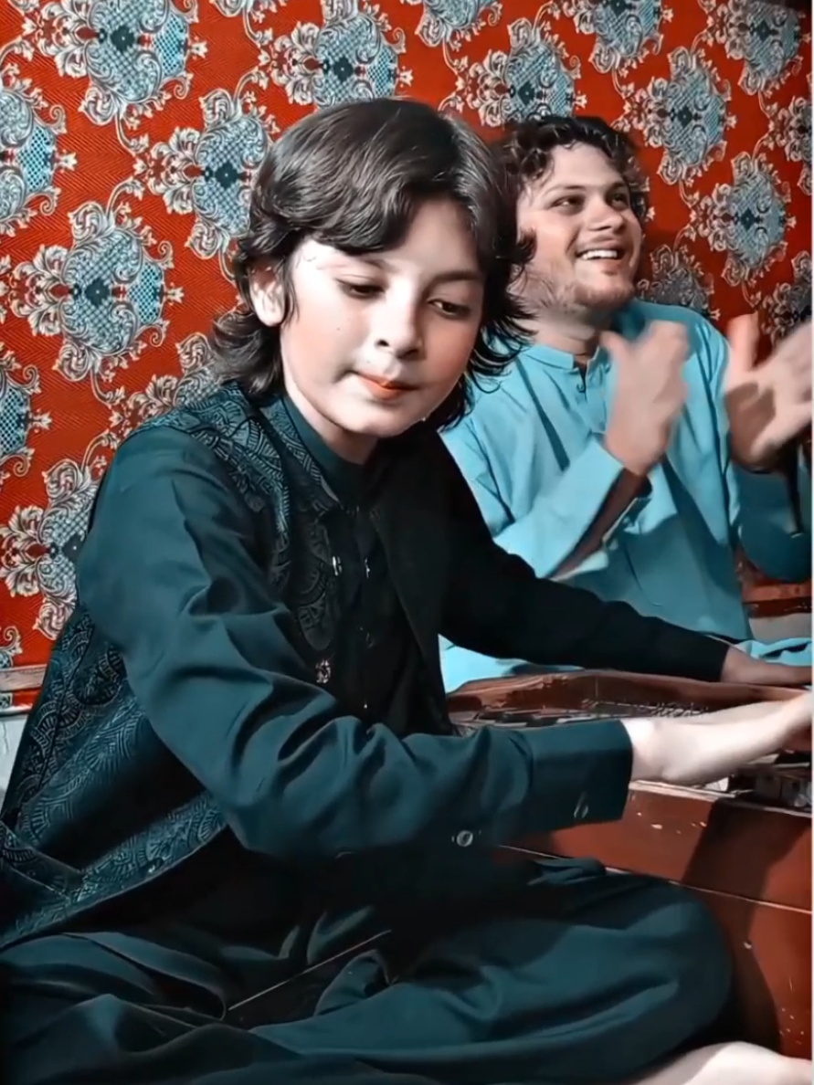 armanona may da zera dasy chapir she 🙄🤗#foruyou #foryoupage#singers #imran#fyp #pashtosong @singer_imran.mashoom @Imran Khan Official @salr_99 @GULL Dana marwat 