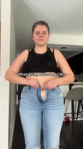 11 months of discipline and a whole new person🙌🏼 #weightloss #weightlosstransformation #caloriedeficit #weightlossjourney #weightlossmotivation #fyp 