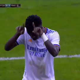 Edit by KLZZ/ tu não chama o yuri de ... #vinijr #realmadrid #edit #videoviral