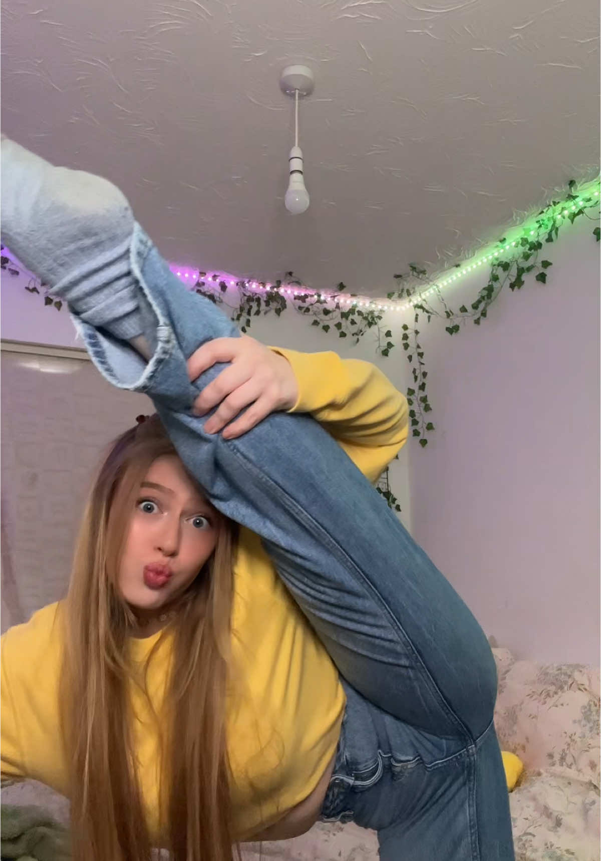 This dance is so fun 🔥✨  #dance #flexible #dancetrend #dancechallenge #tiktokdance #tiktoktrend 
