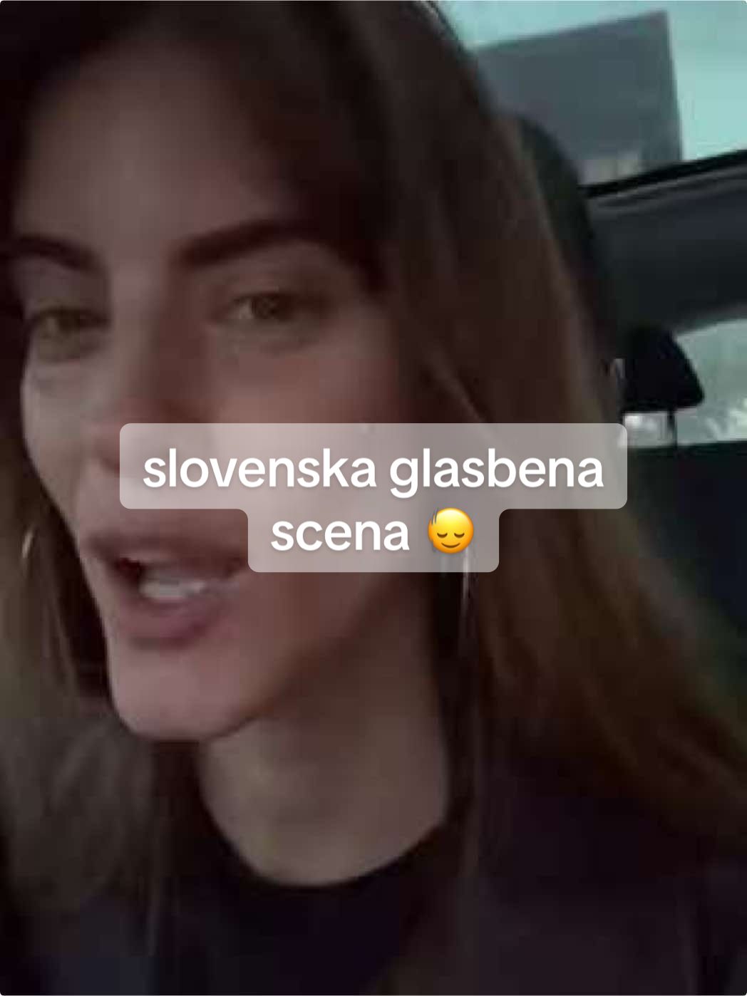 No shade to the dudes ‘rapping’ in the back #slovenskaglasba #sloveniatiktok 