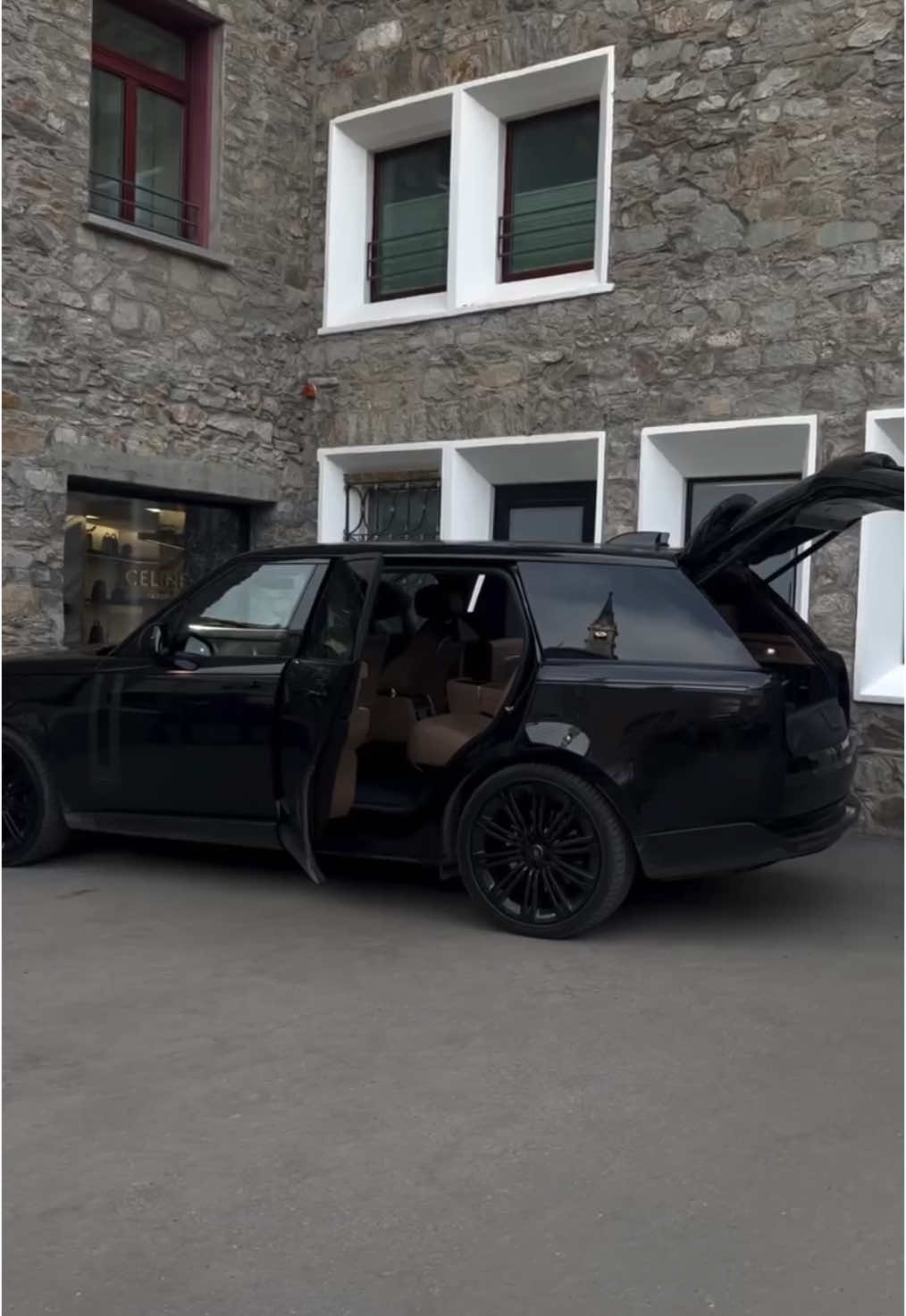 Lifestyle >>>>> . . . .#Lifestyle #london #tiktokindia #foryoupage #edits #oldmoney #monaco #dreamlife #oldmoneystyle #class #classy #usa #oldmoneyaesthetic #millionaire #elegant #luxurylifestyle #billionaire #gentlemen #rich #success #italy #paris #london #luxury #dubai #louboutin #foryoupage 