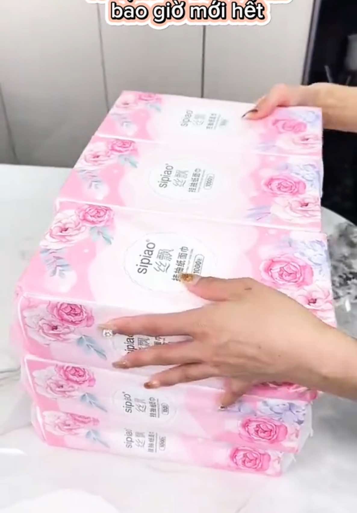 Thùng 10 Bịch Giấy Treo Đa Năng SIPIAO Hoa Hồng, Khăn Rút Treo Trường 4 Lớp mỗi bịch 1000 Tờ Loại 1, Tặng Kèm Móc Treo ##khangiaysipiao##khangiayruttreotuongsipiao##muasamcungtiktok