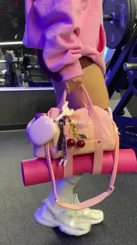 the cutest gym bag i’ve ever seen 🩷 @BAGSMART Travel #bagsmart 