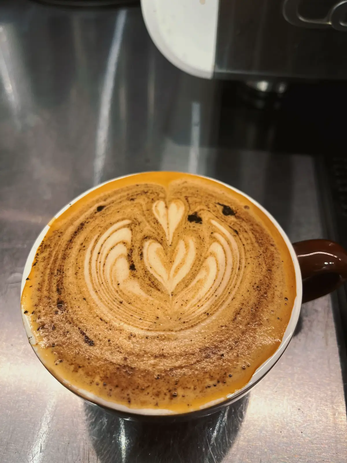 Last latte art pic. #gulacakery #barista #coffeeexperience #coffeetiktok #baristalife #lovecoffee #lovecoffee #latteart #latte #coffee #coffeelover #fyppppppppppppppppppppppp #fypage #fyp #azlypic 
